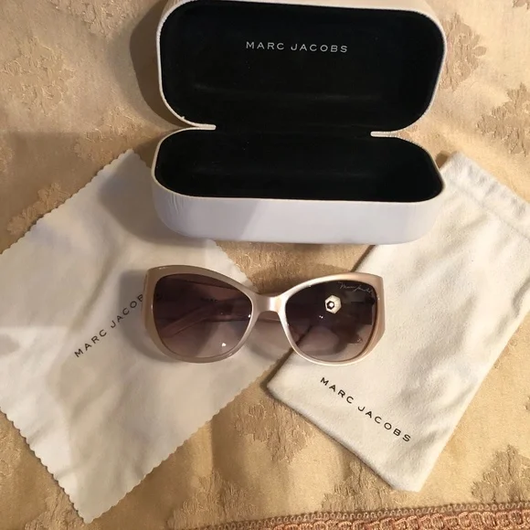 Marc Jacobs | Accessories | Marc Jacobs Pearl Crystals 